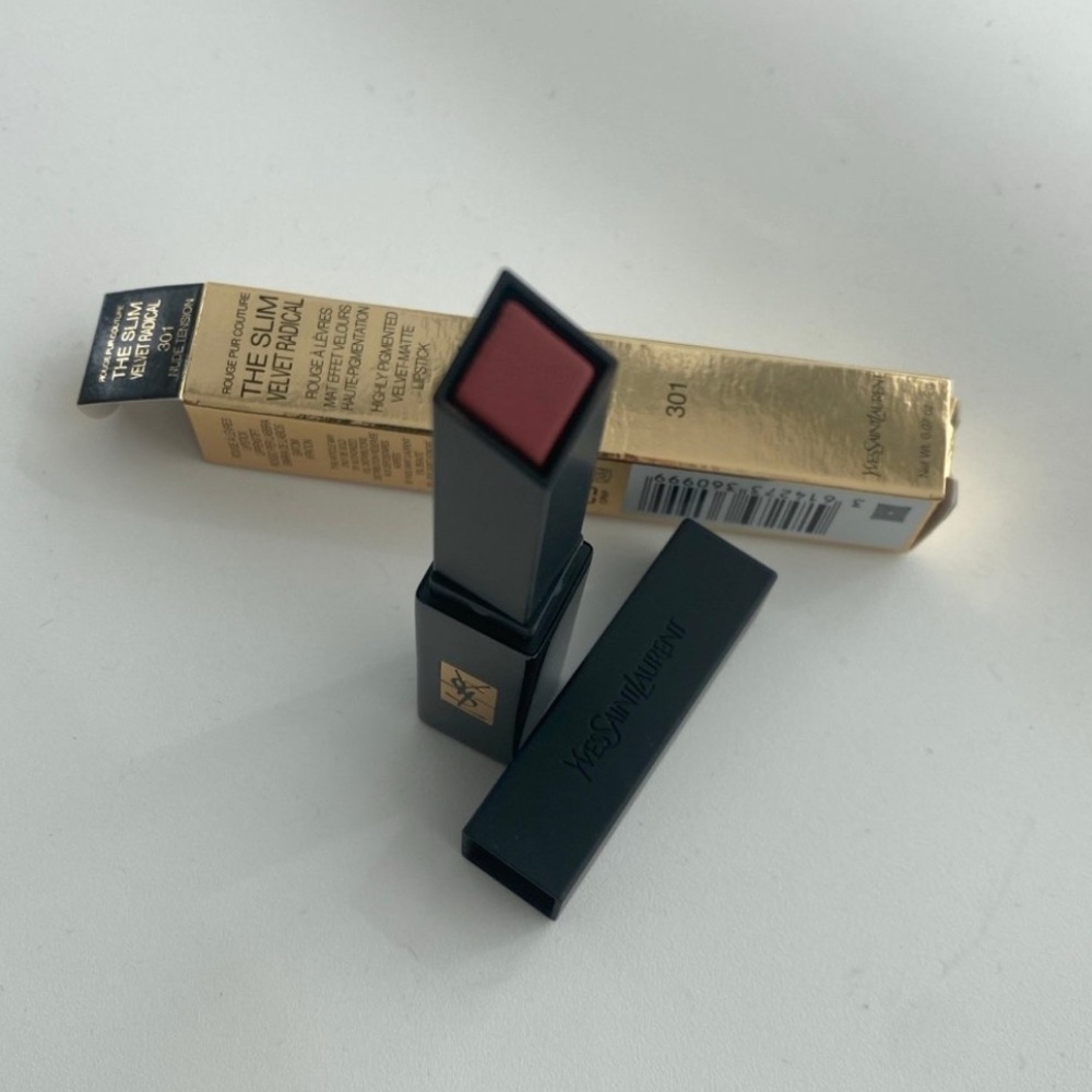 Yves Saint Laurent The Slim Velvet Radical Lipstick